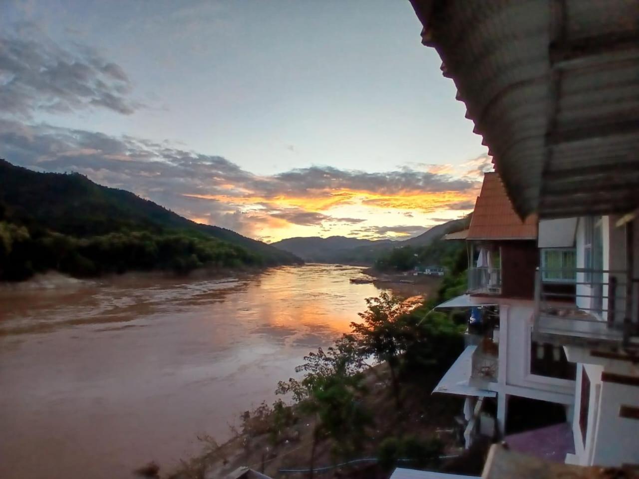 Villa Mekong 2 Guesthouse Pakbeng Exterior photo